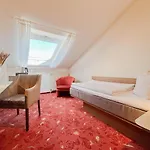 Hotel-restaurant Vier Linden Στάντε