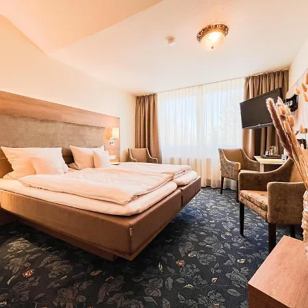 Hotel-restaurant Vier Linden Штаде