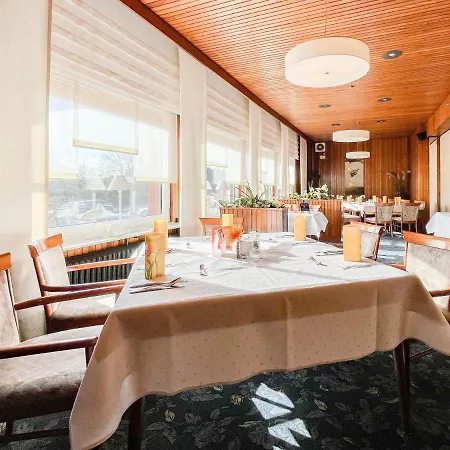 Hotel-restaurant Vier Linden Otel 3*