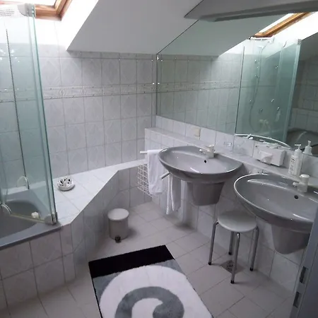 Hotel Hotel-restaurant Vier Linden 3*
