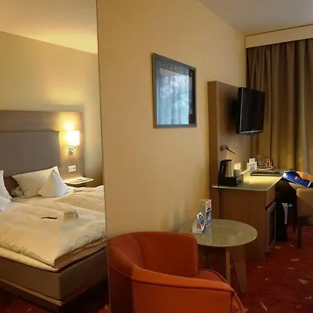 Otel Hotel-restaurant Vier Linden Stade